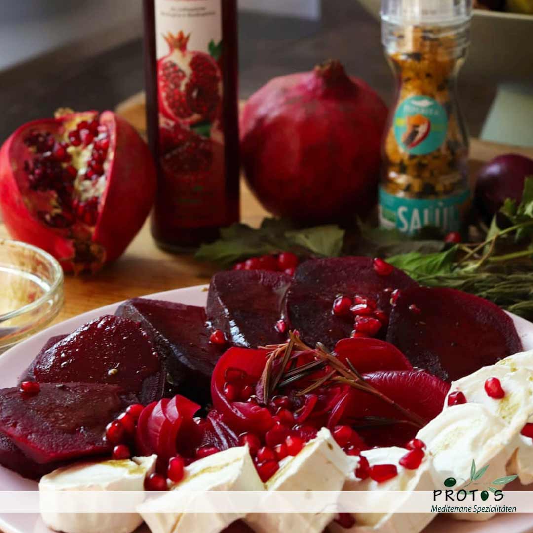 Rote Beete Salat mit Granatapfel Essig Dressing 