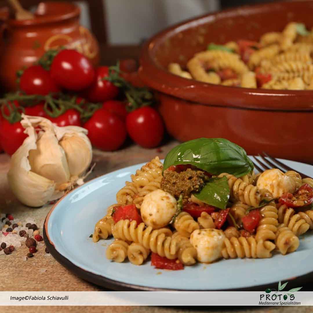 Nudelsalat mit Pesto Calabrese